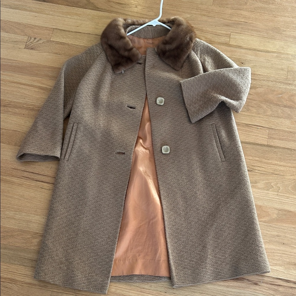 Vintage camel jacket with Fur Collar